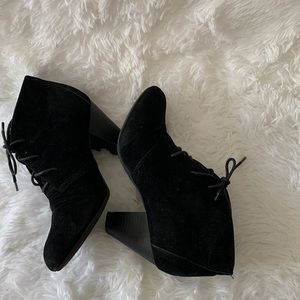 Black boots with heels. Never use.